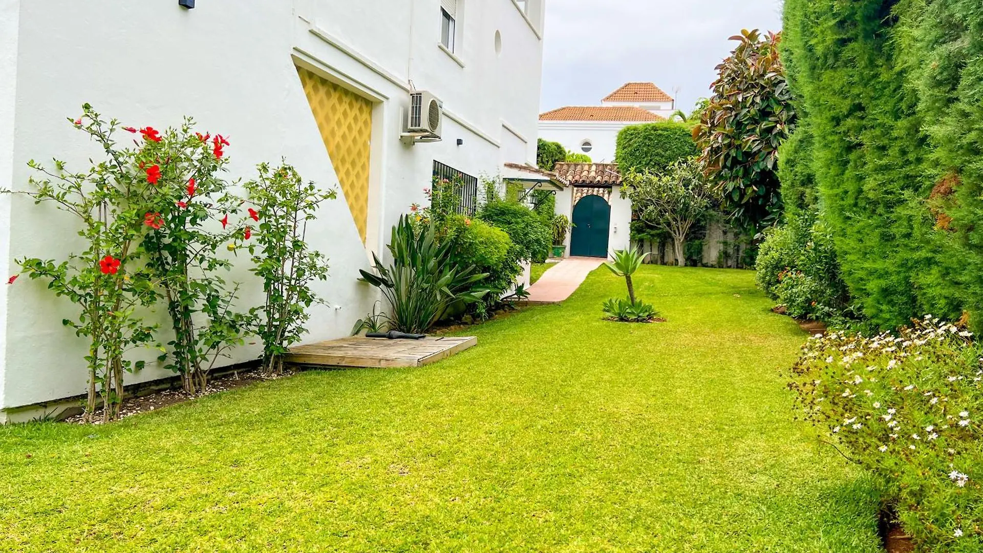 Villa Malibu Cerca De Puerto Banus Por Douvlecom 马尔韦利亚 0*,  西班牙